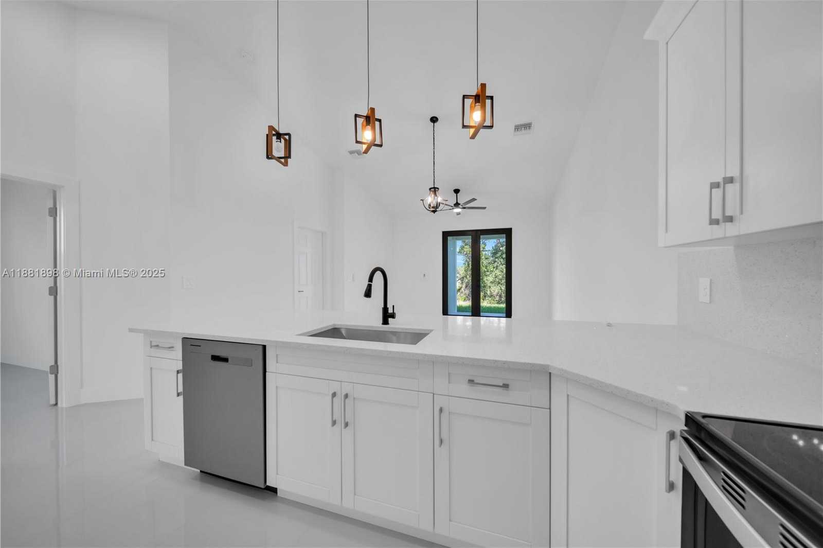 Small Image of 1110 EISENHOWER BLVD, Lehigh Acres Number 38