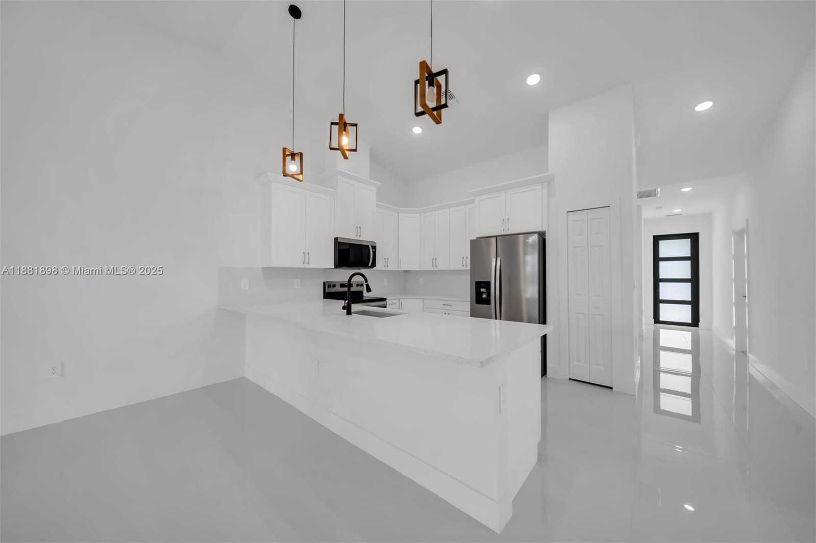 Small Image of 1110 EISENHOWER BLVD, Lehigh Acres Number 39