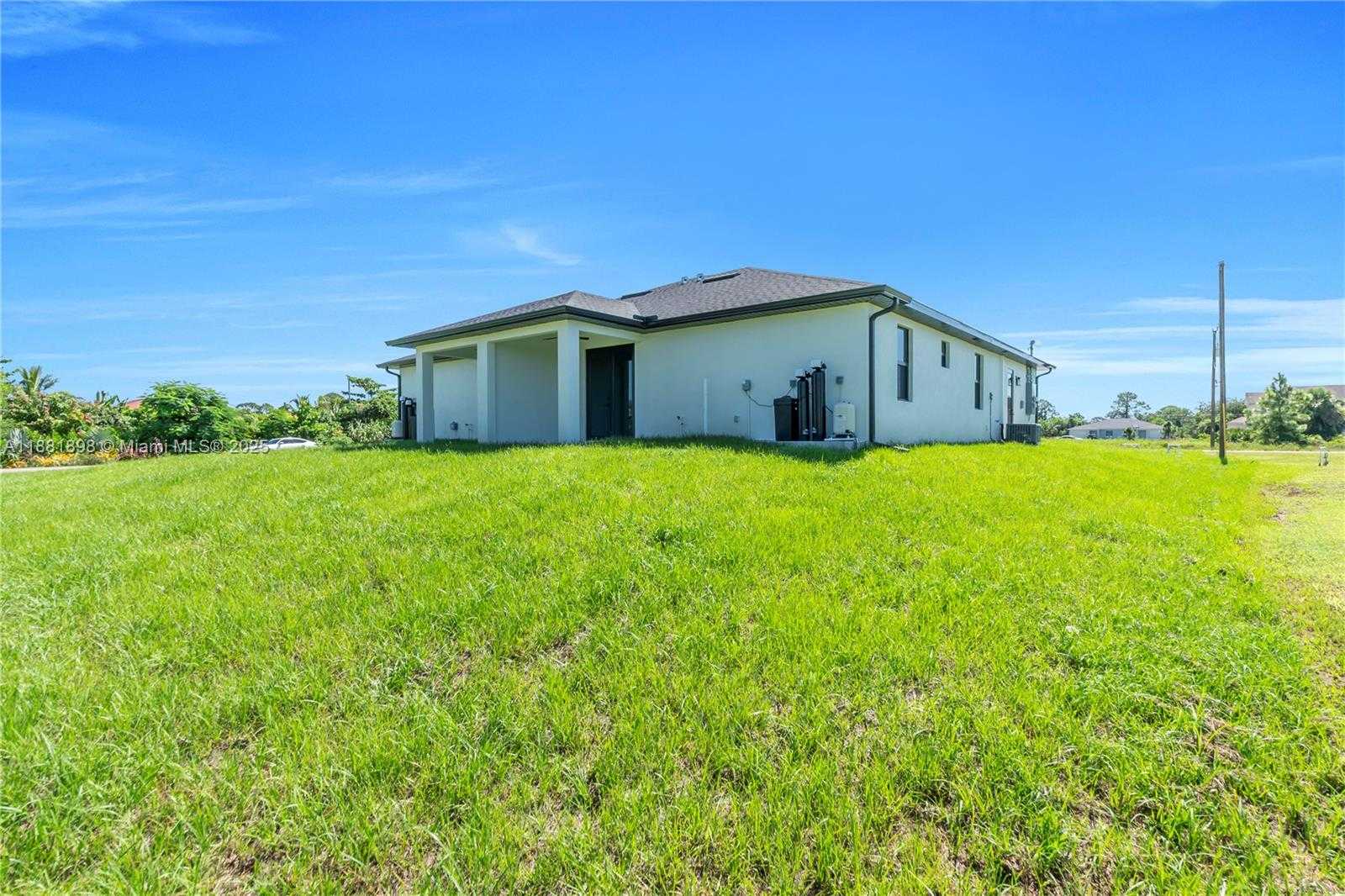Small Image of 1110 EISENHOWER BLVD, Lehigh Acres Number 7
