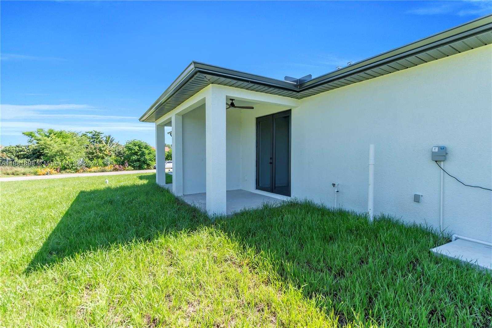 Small Image of 1110 EISENHOWER BLVD, Lehigh Acres Number 8