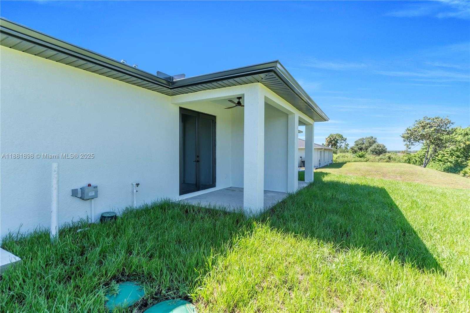 Small Image of 1110 EISENHOWER BLVD, Lehigh Acres Number 9