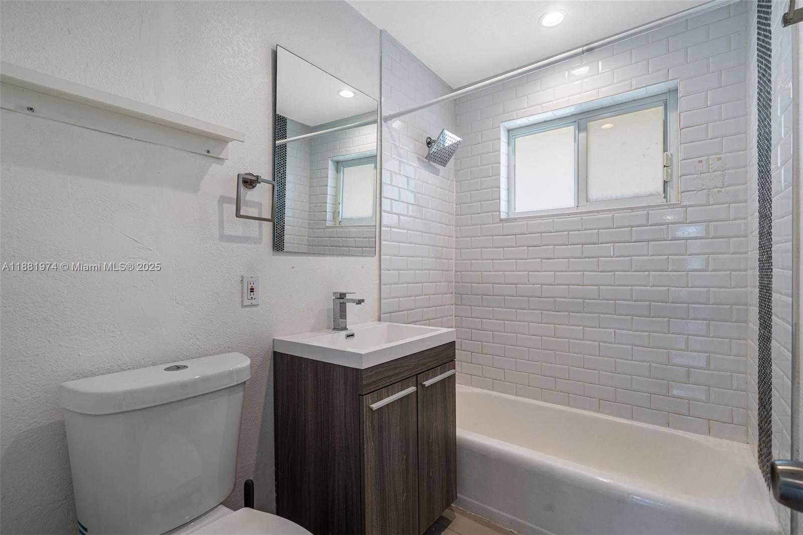 Small Image of 2201 NORTH EAST 14TH AVE #9, Wilton Manors Number 23