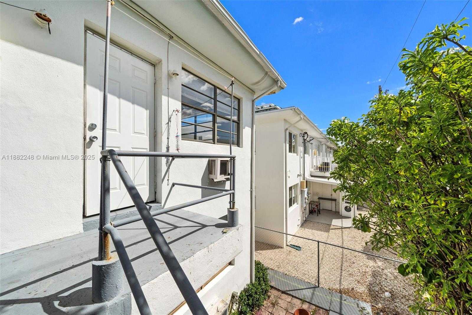 Small Image of 7320 CARLYLE AVE, Miami Beach Number 14