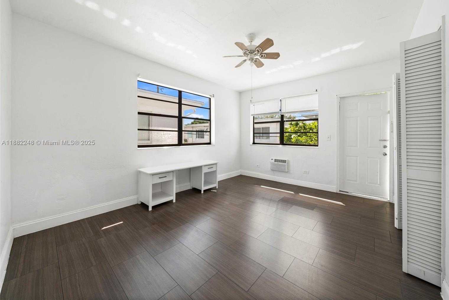 Small Image of 7320 CARLYLE AVE, Miami Beach Number 9
