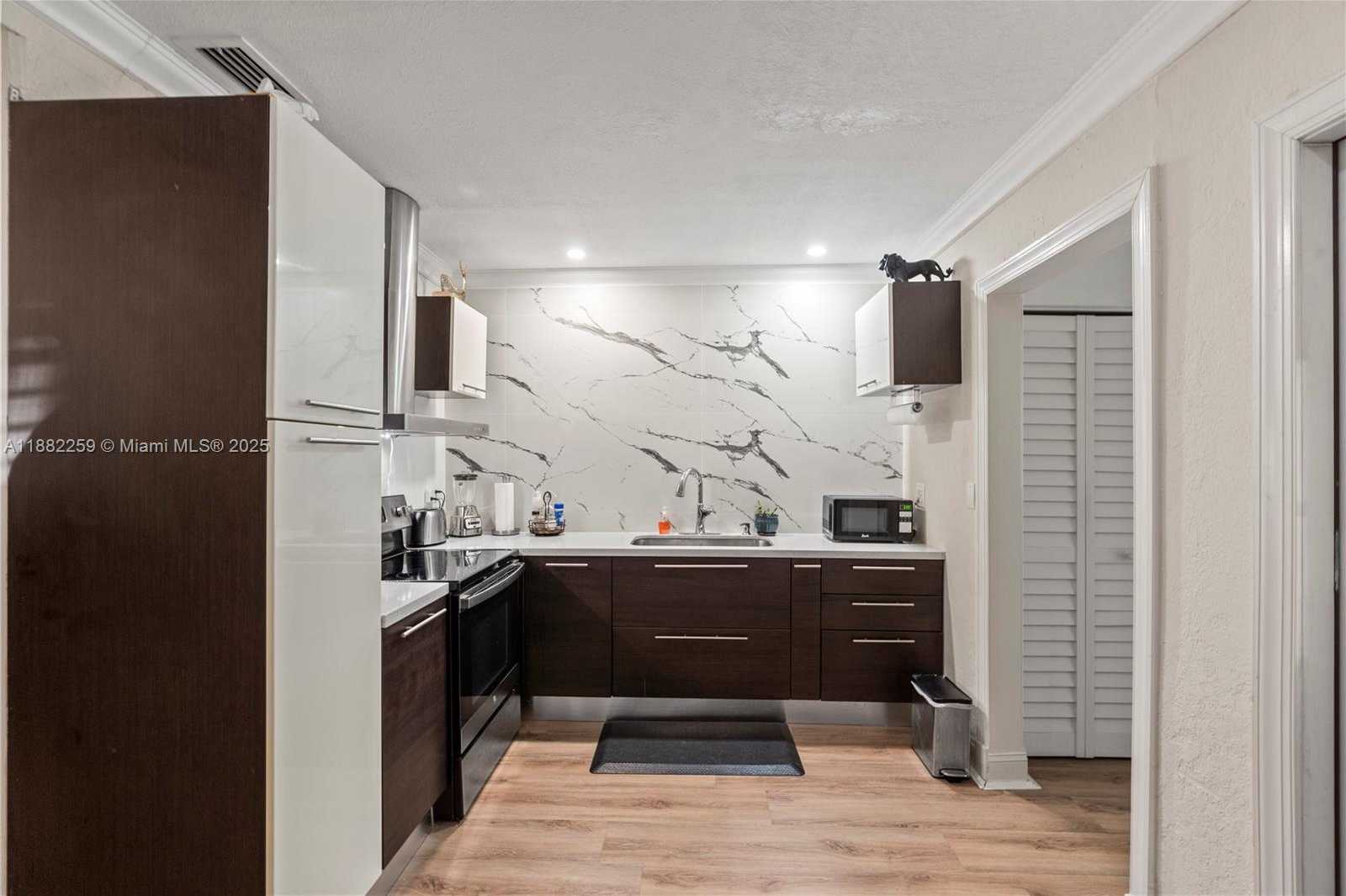 Small Image of 2530 SOUTH WEST 27TH ST #3, Miami Number 11