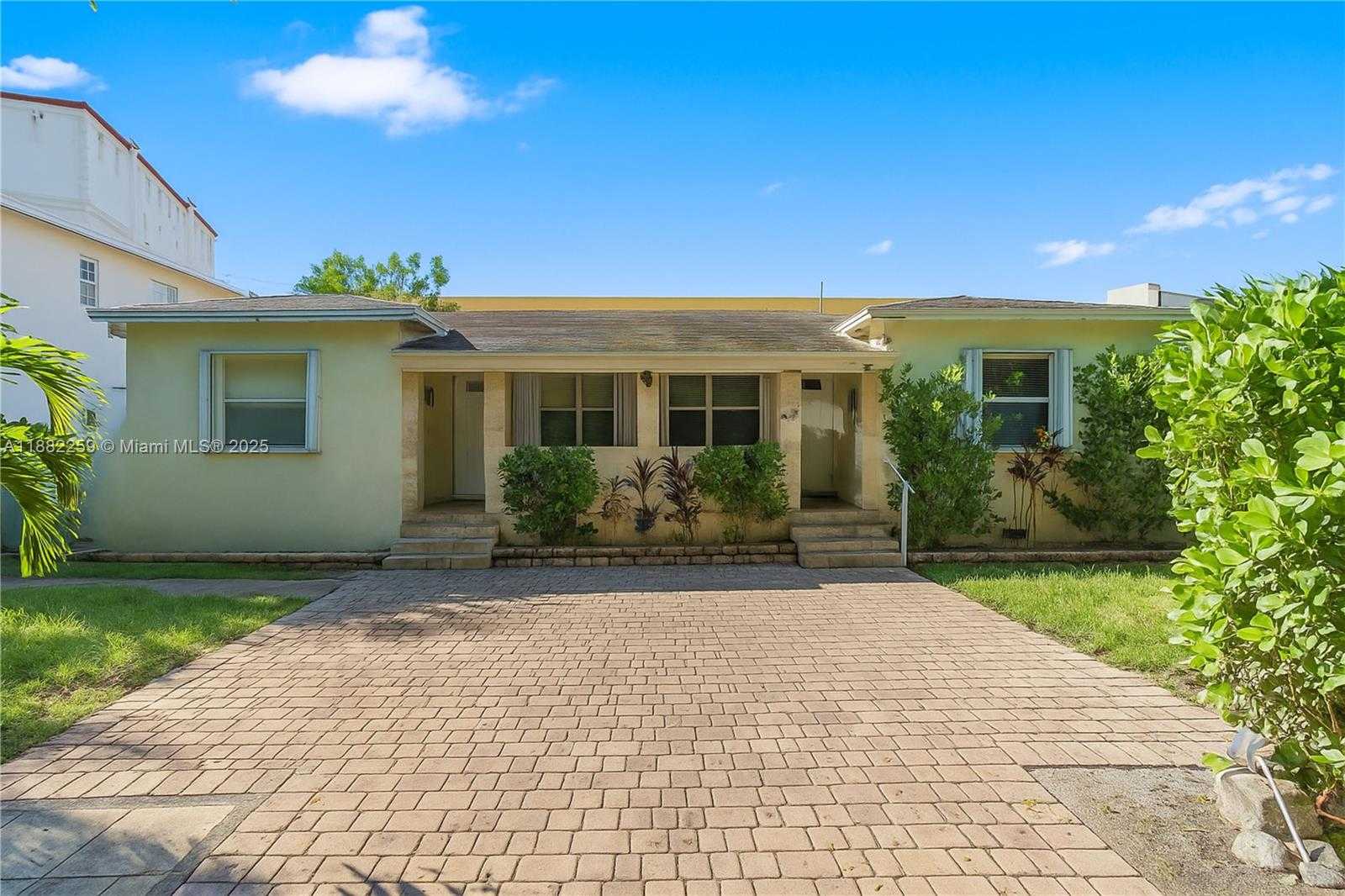 Small Image of 2530 SOUTH WEST 27TH ST #3, Miami Number 2
