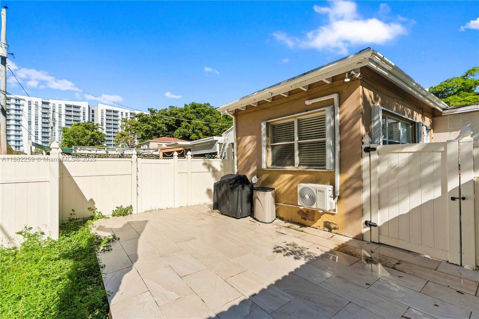 Small Image of 2530 SOUTH WEST 27TH ST #3, Miami Number 30