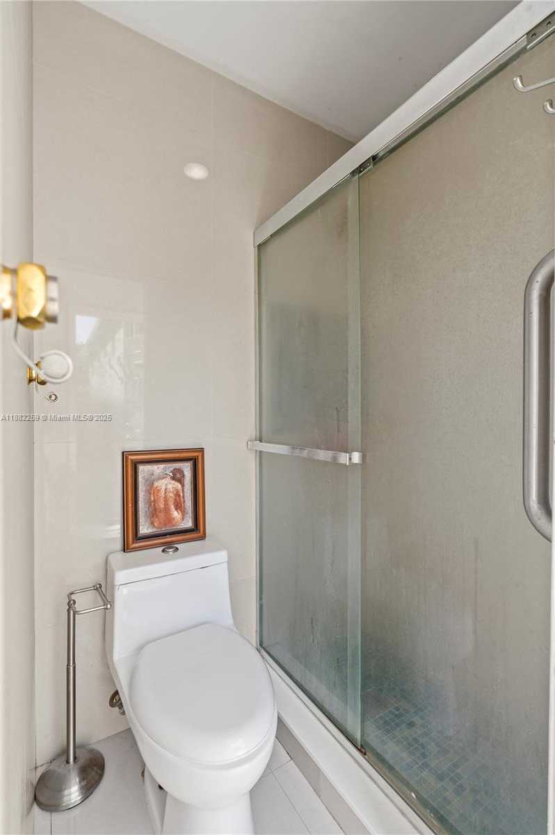 Small Image of 2530 SOUTH WEST 27TH ST #3, Miami Number 33