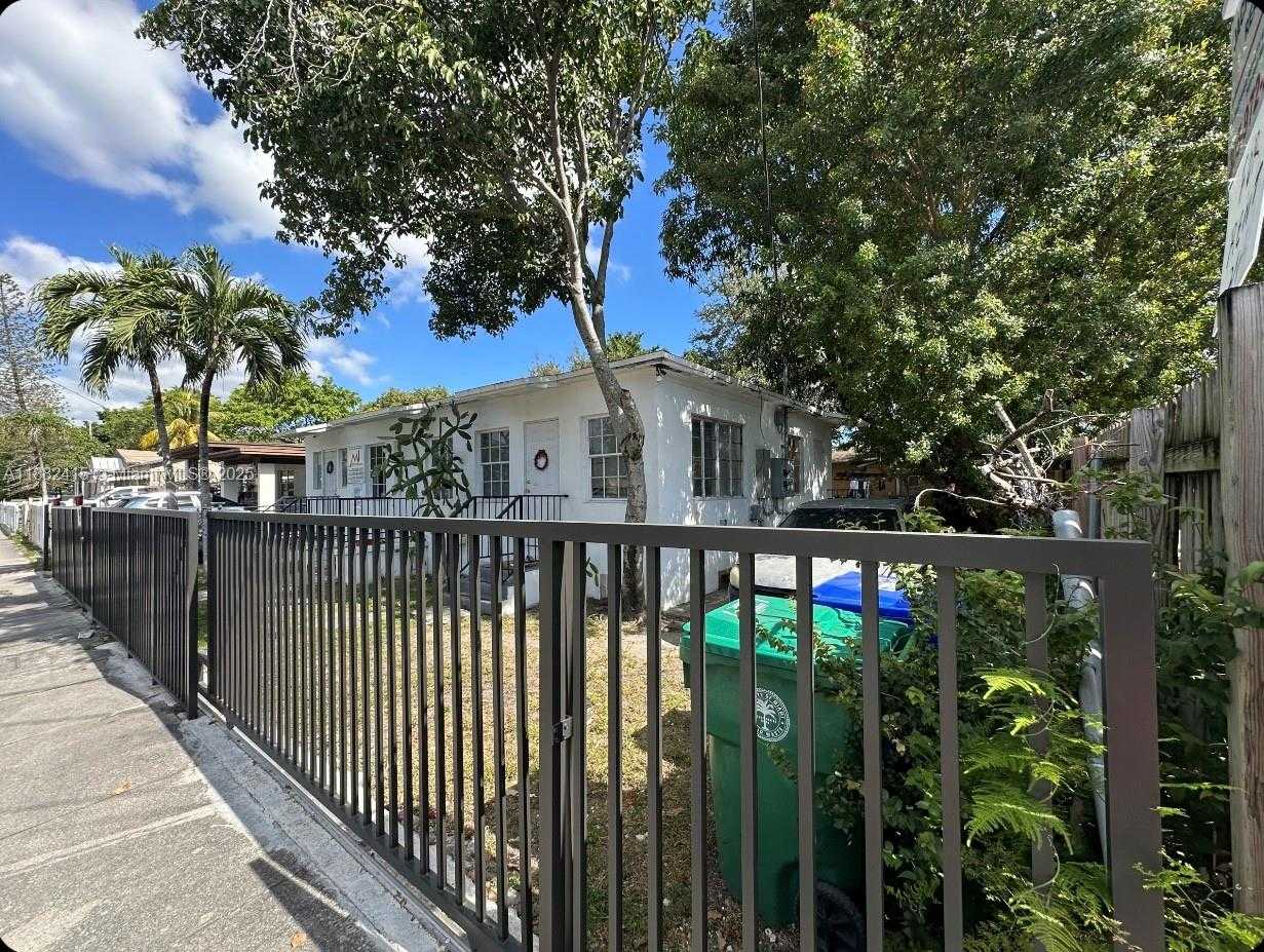 Small Image of 3041 NORTH WEST 10TH AVE, Miami Number 2