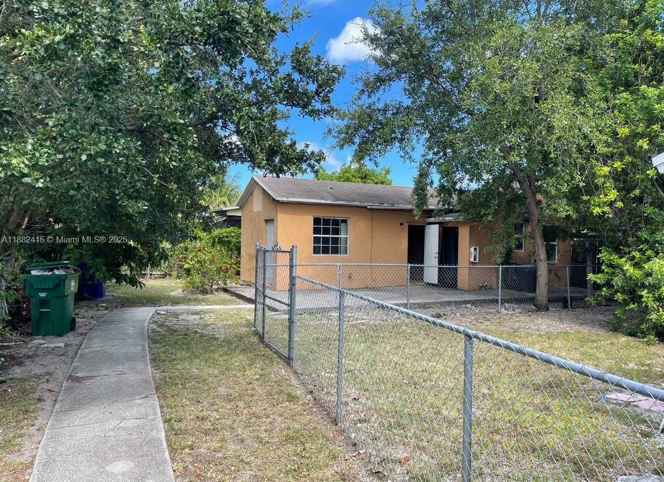 Small Image of 3041 NORTH WEST 10TH AVE, Miami Number 3