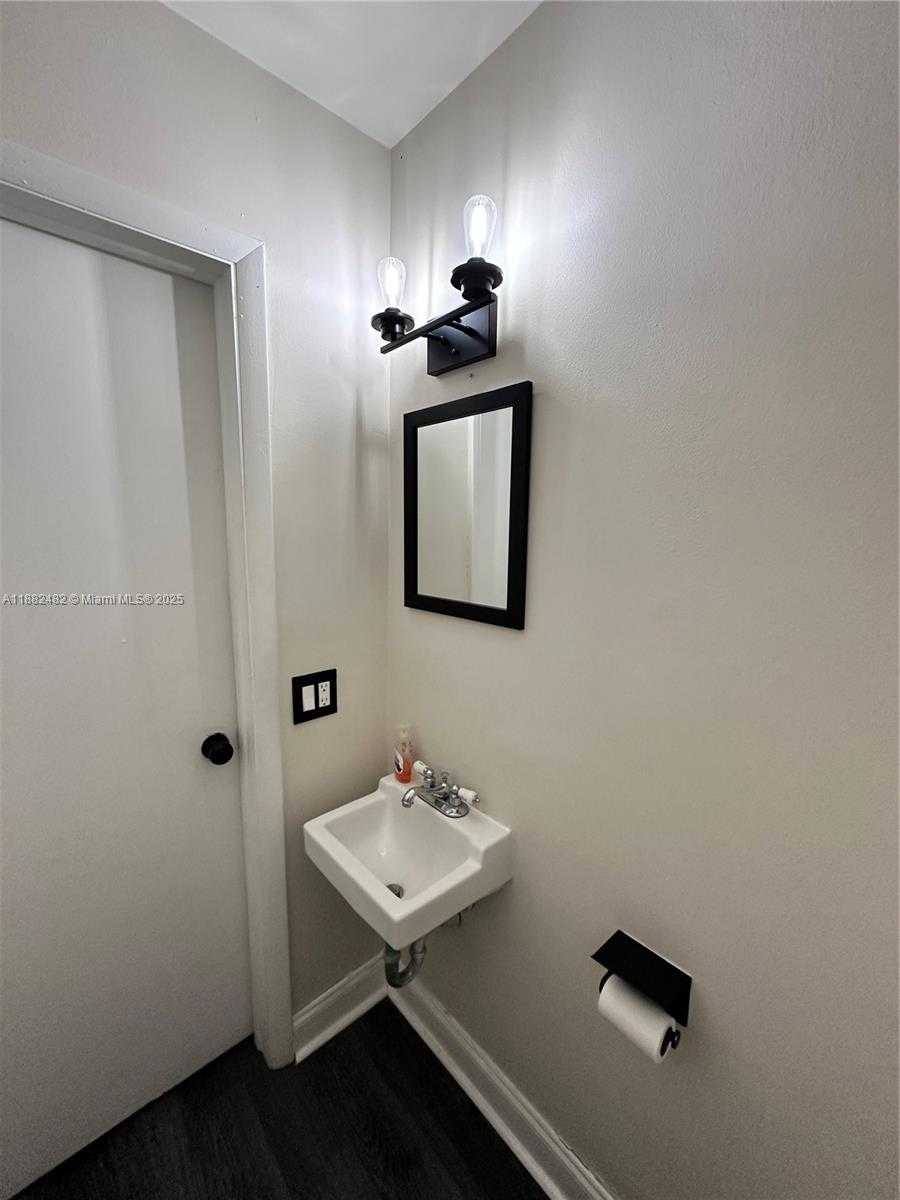Small Image of 2270 SOUTH WEST 46TH CT #2, Dania Beach Number 10