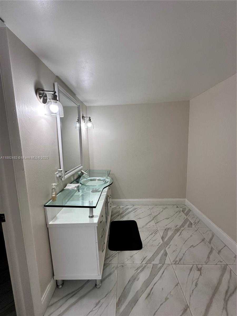 Small Image of 2270 SOUTH WEST 46TH CT #2, Dania Beach Number 11