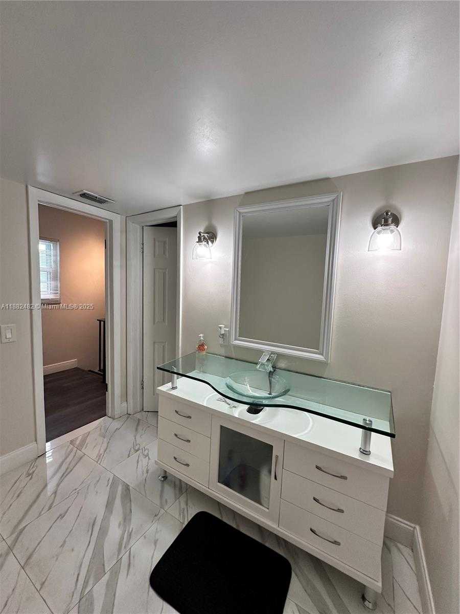 Small Image of 2270 SOUTH WEST 46TH CT #2, Dania Beach Number 12