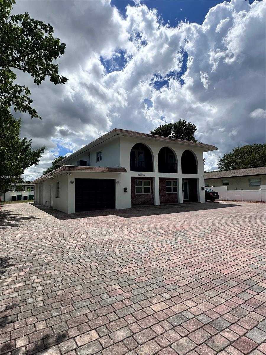 Small Image of 2270 SOUTH WEST 46TH CT #2, Dania Beach Number 3