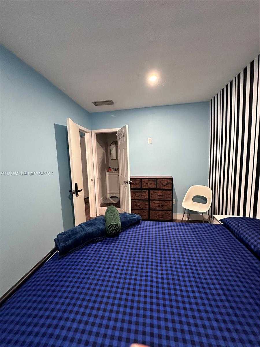 Small Image of 2270 SOUTH WEST 46TH CT #2, Dania Beach Number 33