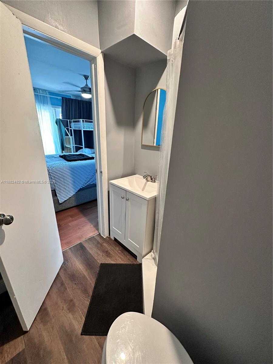 Small Image of 2270 SOUTH WEST 46TH CT #2, Dania Beach Number 44