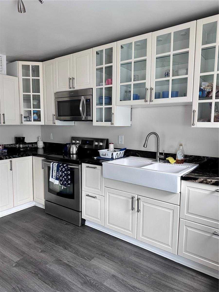 Small Image of 2270 SOUTH WEST 46TH CT #2, Dania Beach Number 7