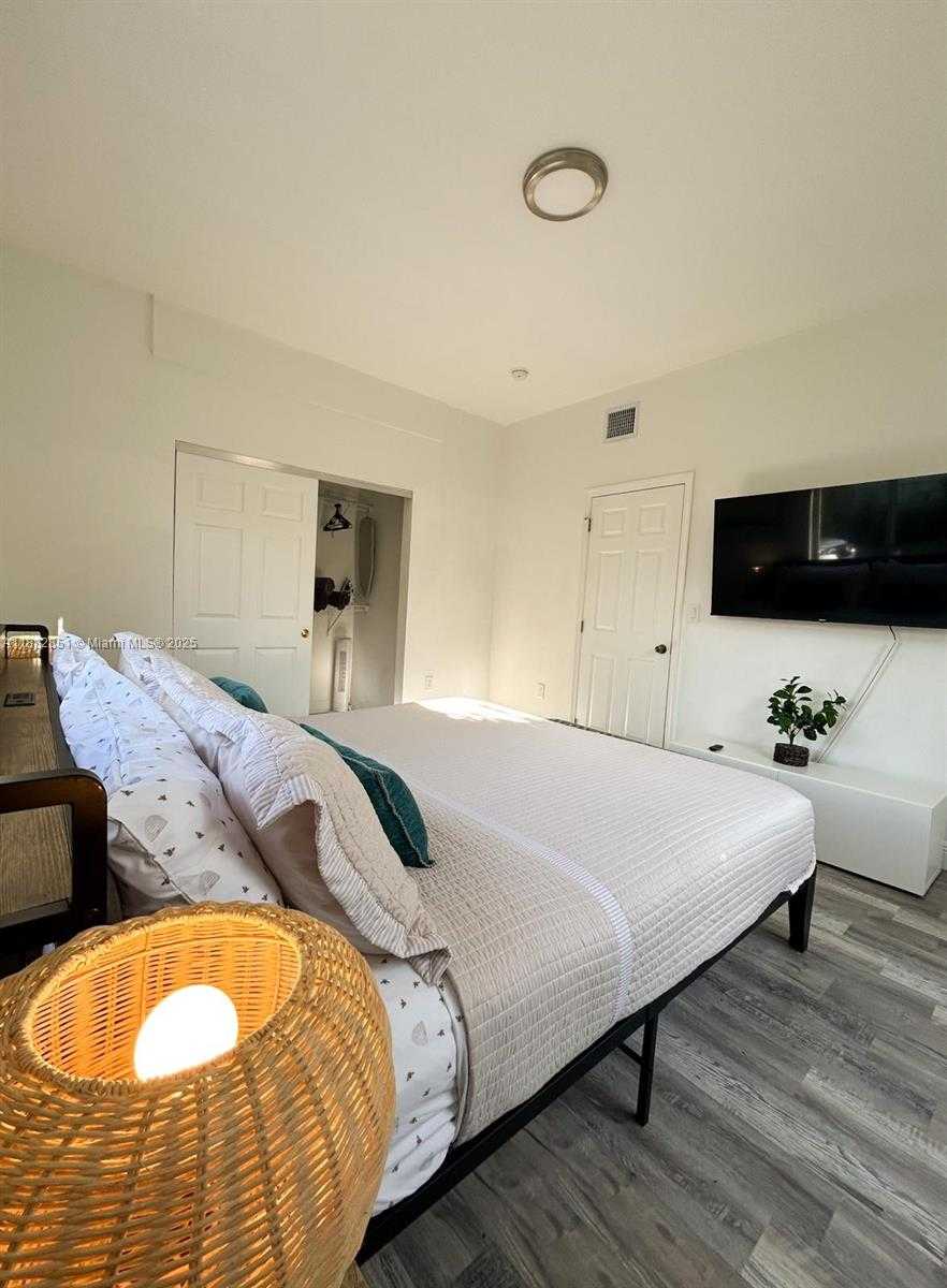 Small Image of 29 OVIEDO AVE, Coral Gables Number 14