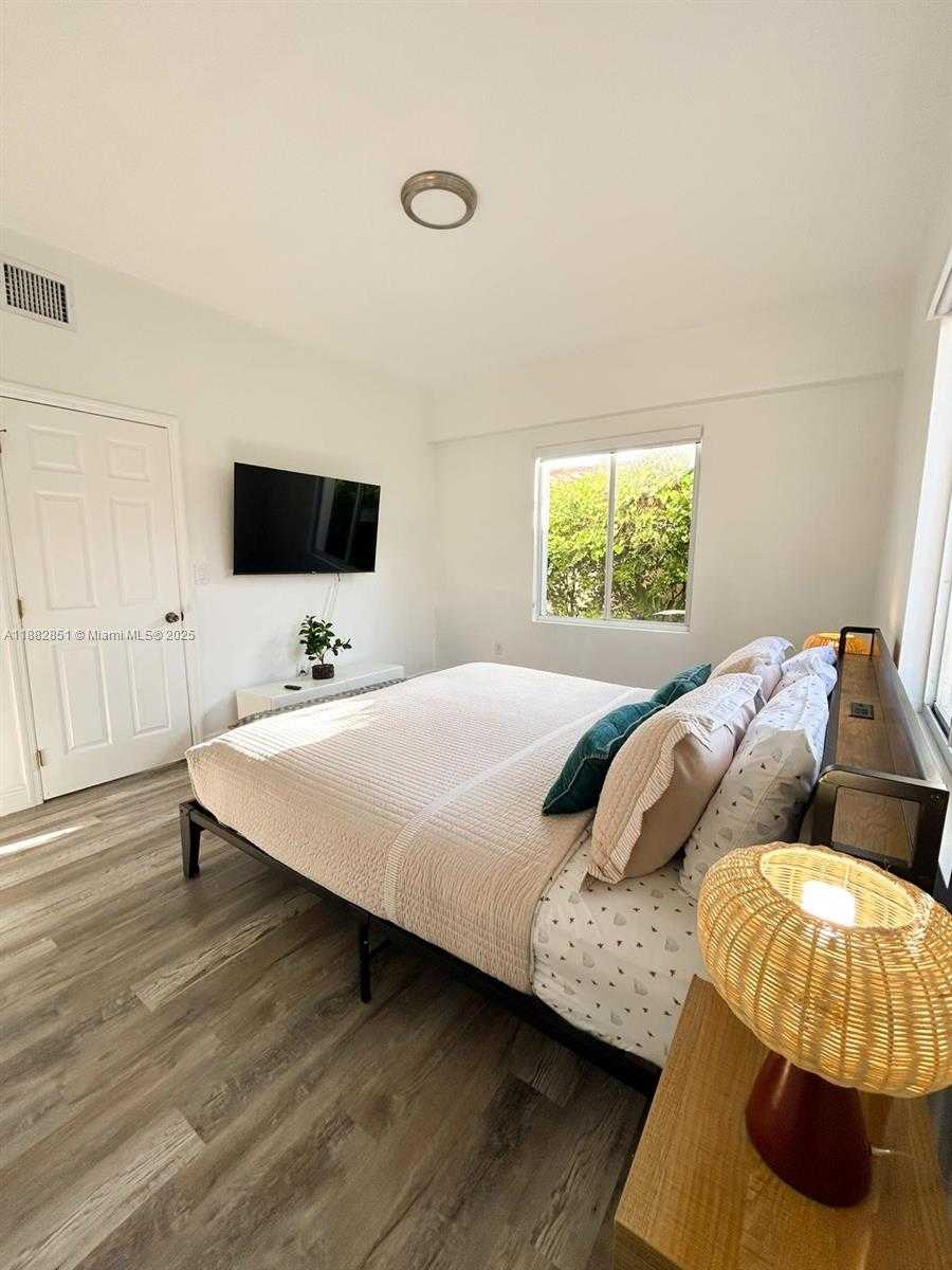 Small Image of 29 OVIEDO AVE, Coral Gables Number 16
