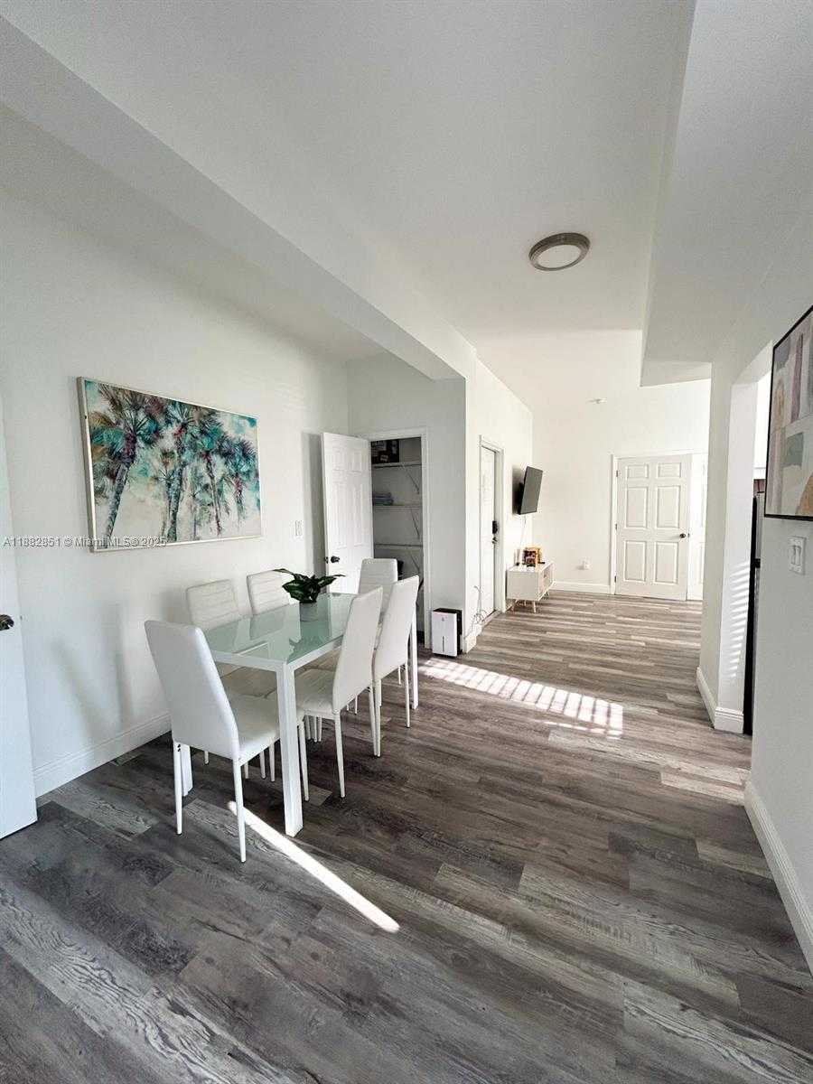 Small Image of 29 OVIEDO AVE, Coral Gables Number 7