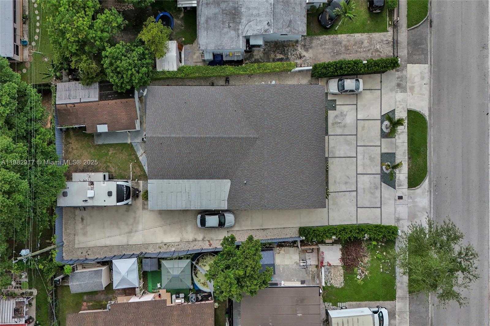 Small Image of 11220 SOUTH WEST 2ND ST, Sweetwater Number 5