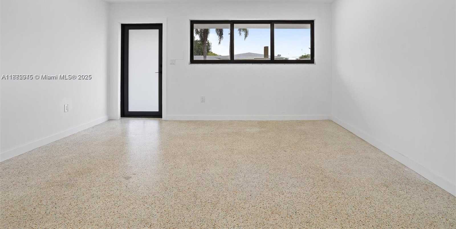Small Image of 70 NORTH EAST 186TH TER, Miami Number 16