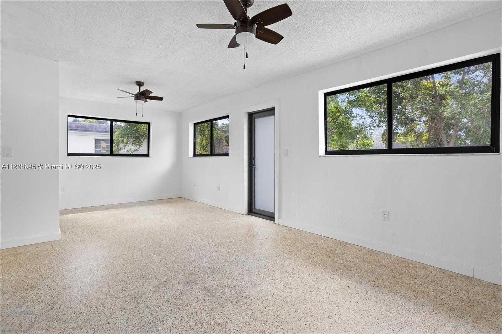 Small Image of 70 NORTH EAST 186TH TER, Miami Number 25