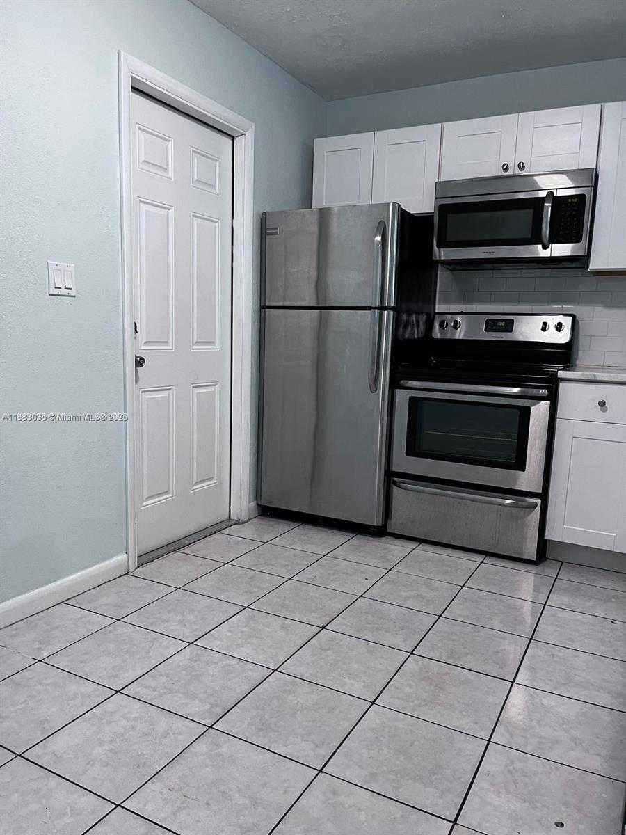 Small Image of 1533 NORTH WEST 2ND AVE #2, Fort Lauderdale Number 2