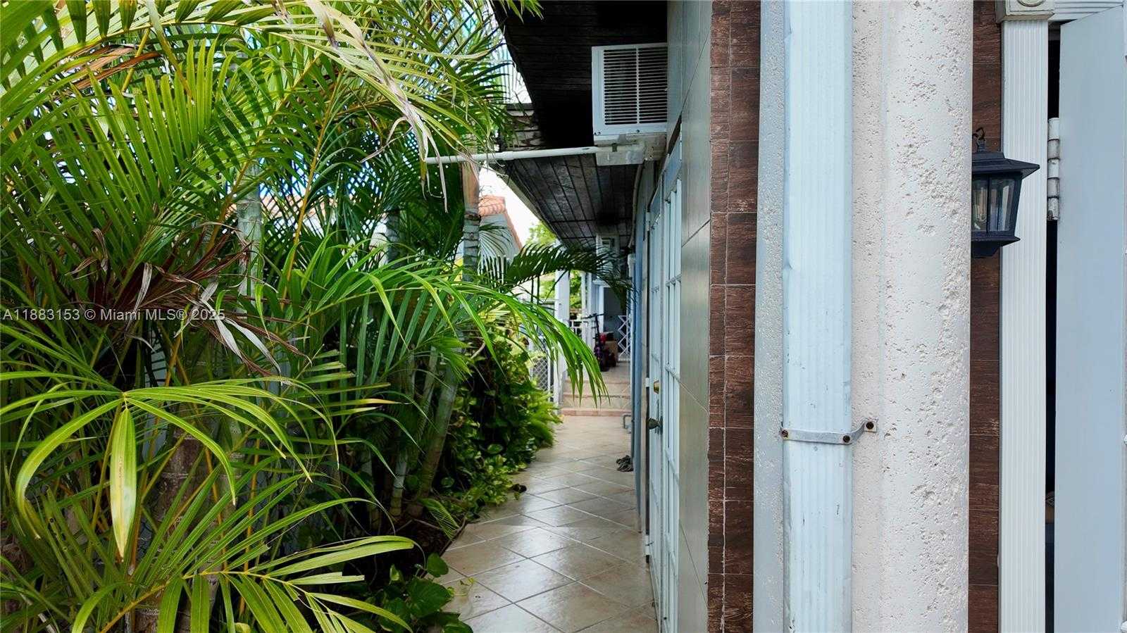 Small Image of 1410 SOUTH WEST 22ND AVE, Miami Number 16