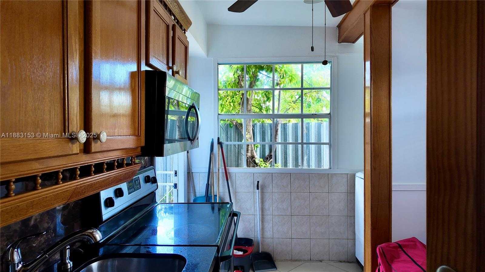 Small Image of 1410 SOUTH WEST 22ND AVE, Miami Number 17
