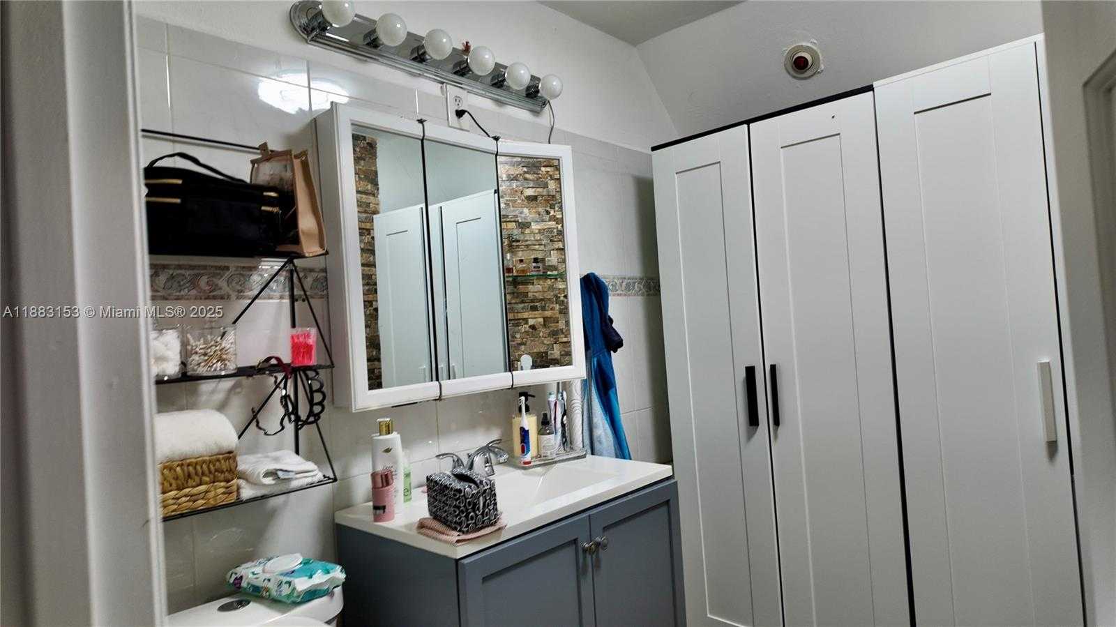 Small Image of 1410 SOUTH WEST 22ND AVE, Miami Number 22