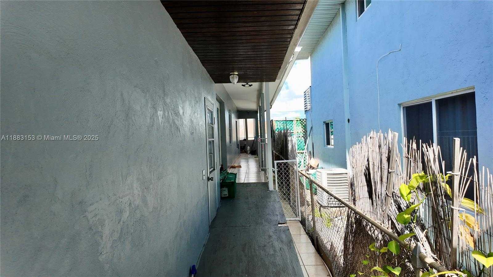Small Image of 1410 SOUTH WEST 22ND AVE, Miami Number 3