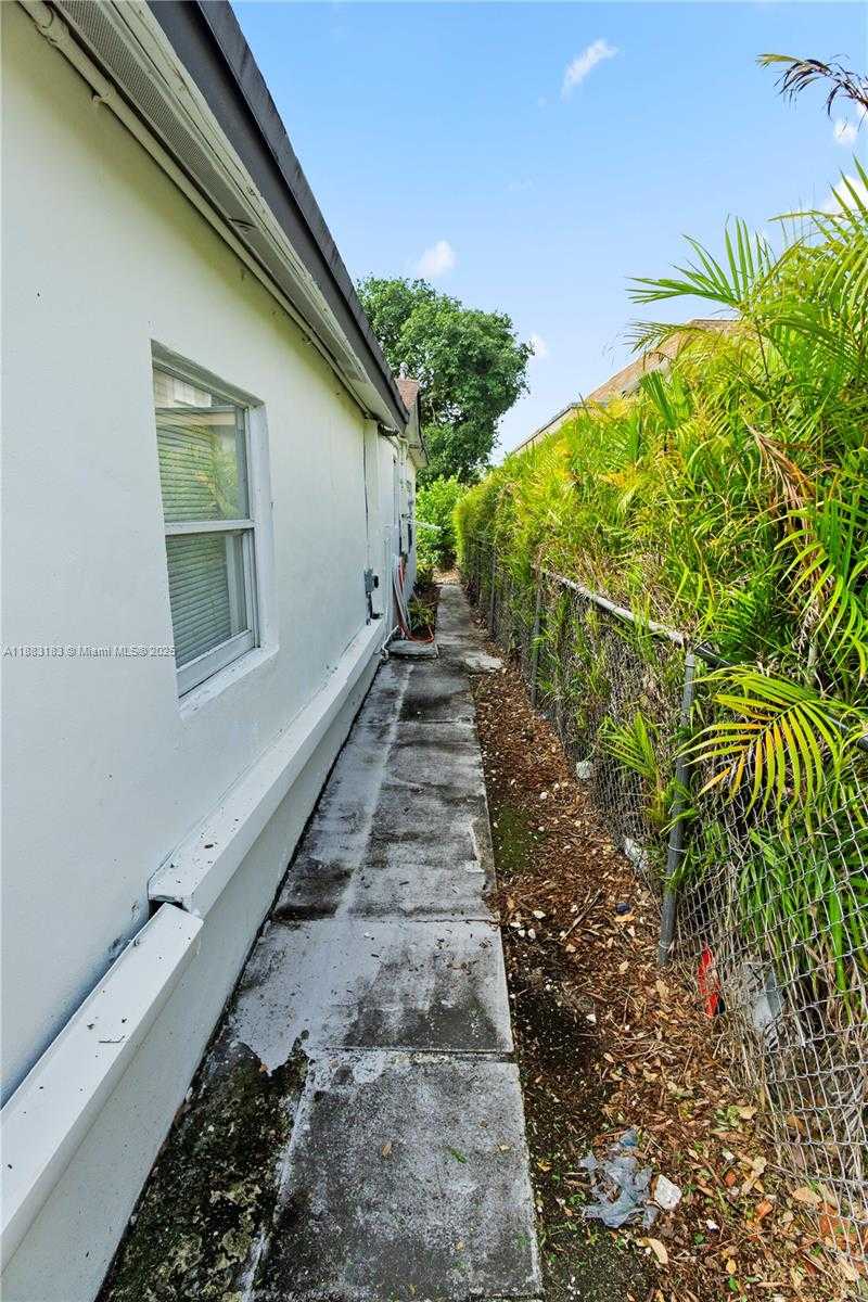 Small Image of 621 GLENN PKWY, Hollywood Number 14