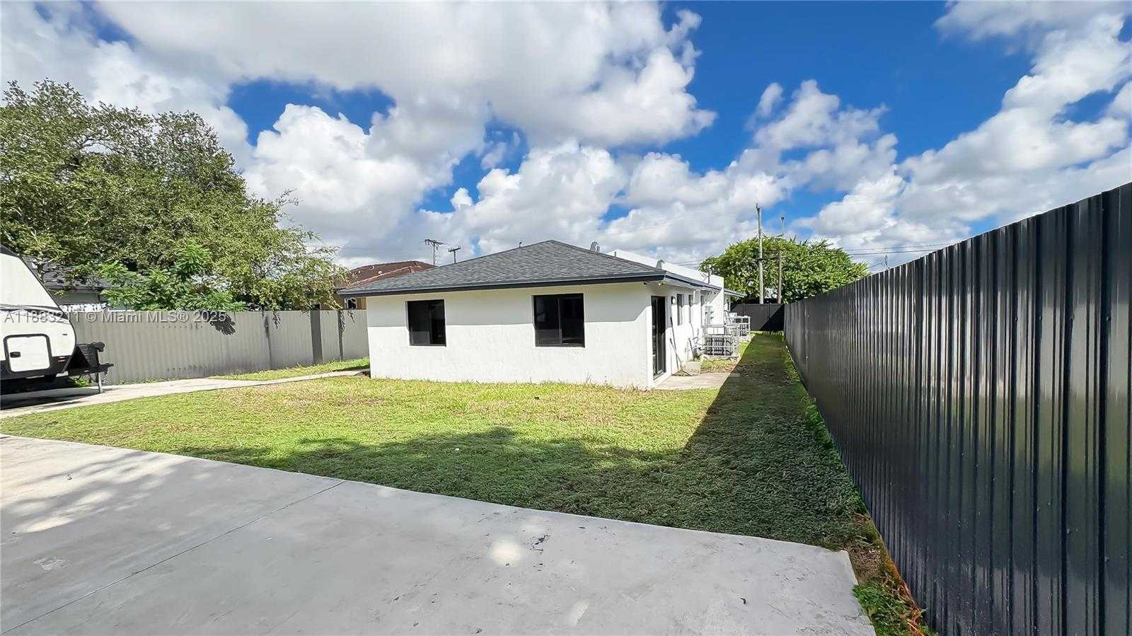 Small Image of 2490 NORTH WEST 44TH ST #2, Miami Number 5