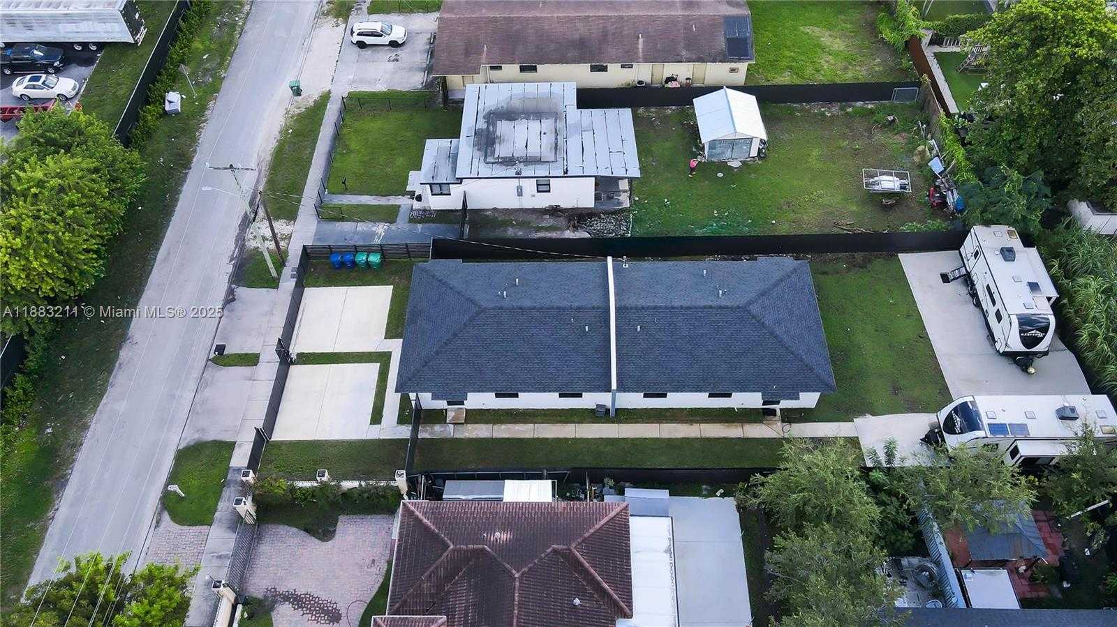 Small Image of 2490 NORTH WEST 44TH ST #2, Miami Number 9