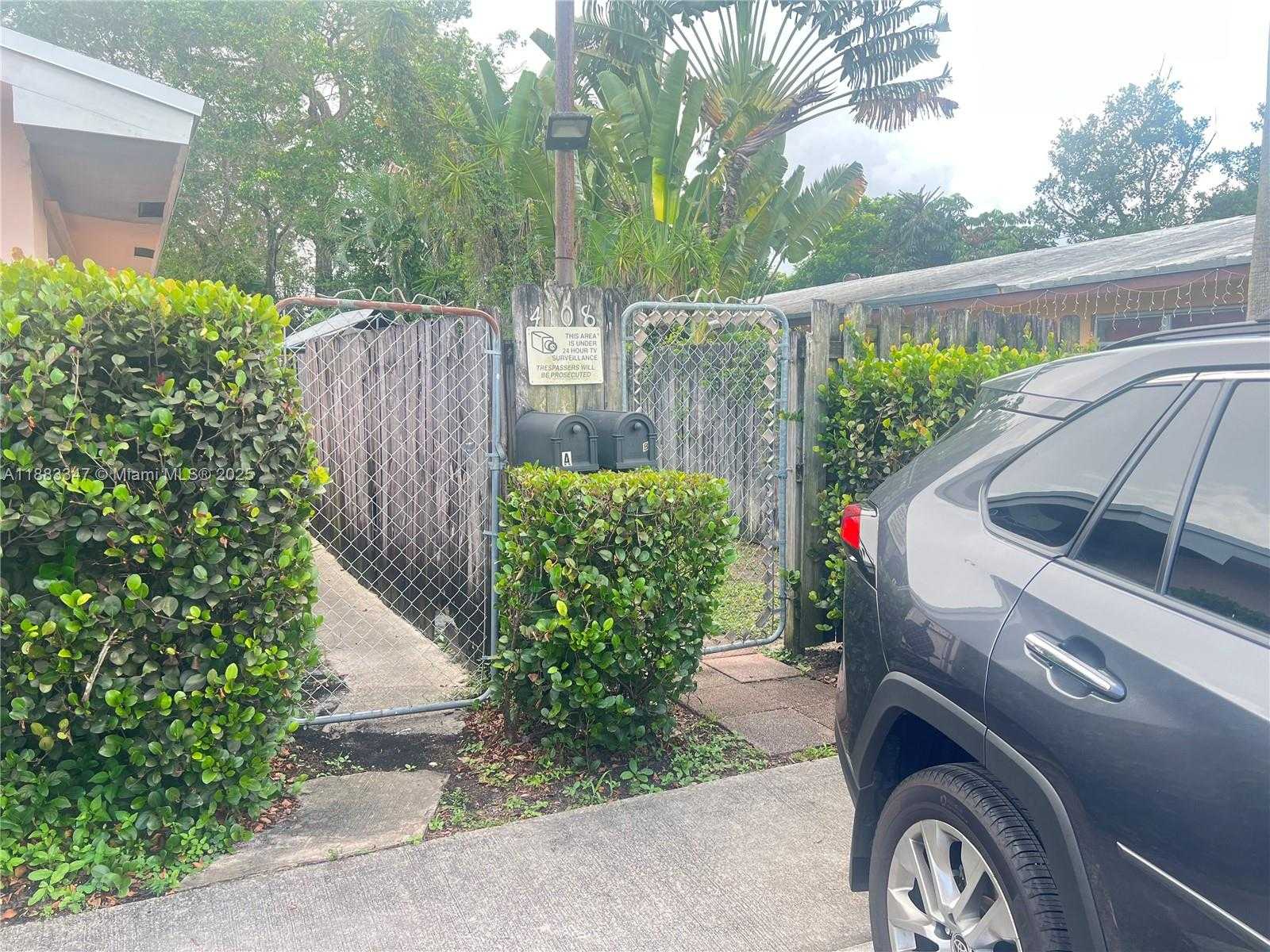 Small Image of 4108 SOUTH WEST 22ND ST #2, Fort Lauderdale Number 3