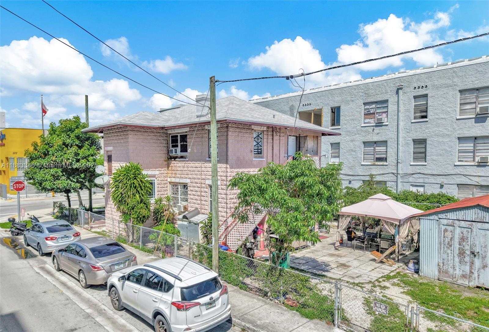 Small Image of 676 SOUTH WEST 1ST ST, Miami Number 6