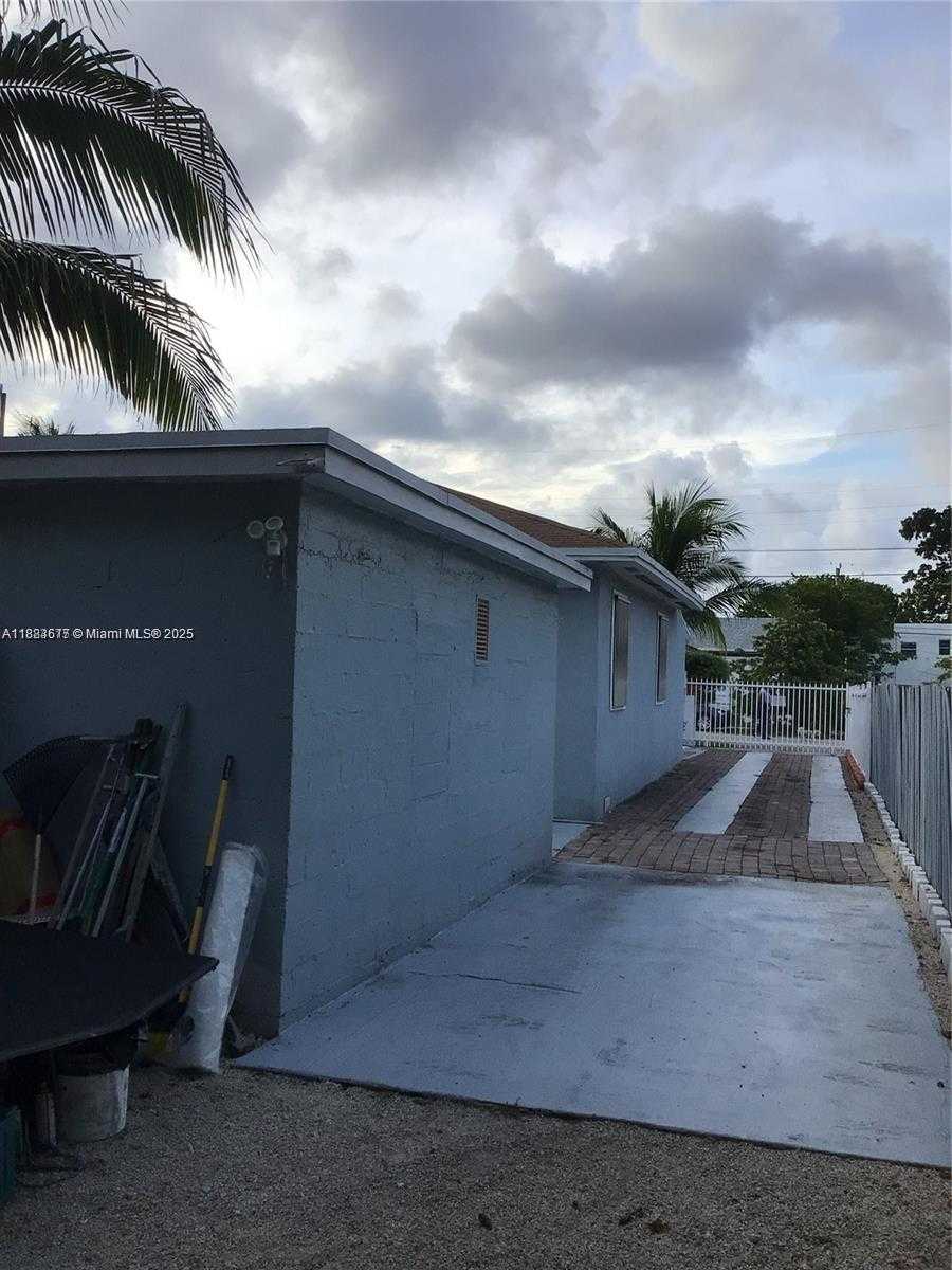 Small Image of 1860 NORTH WEST 45TH ST #2, Miami Number 5