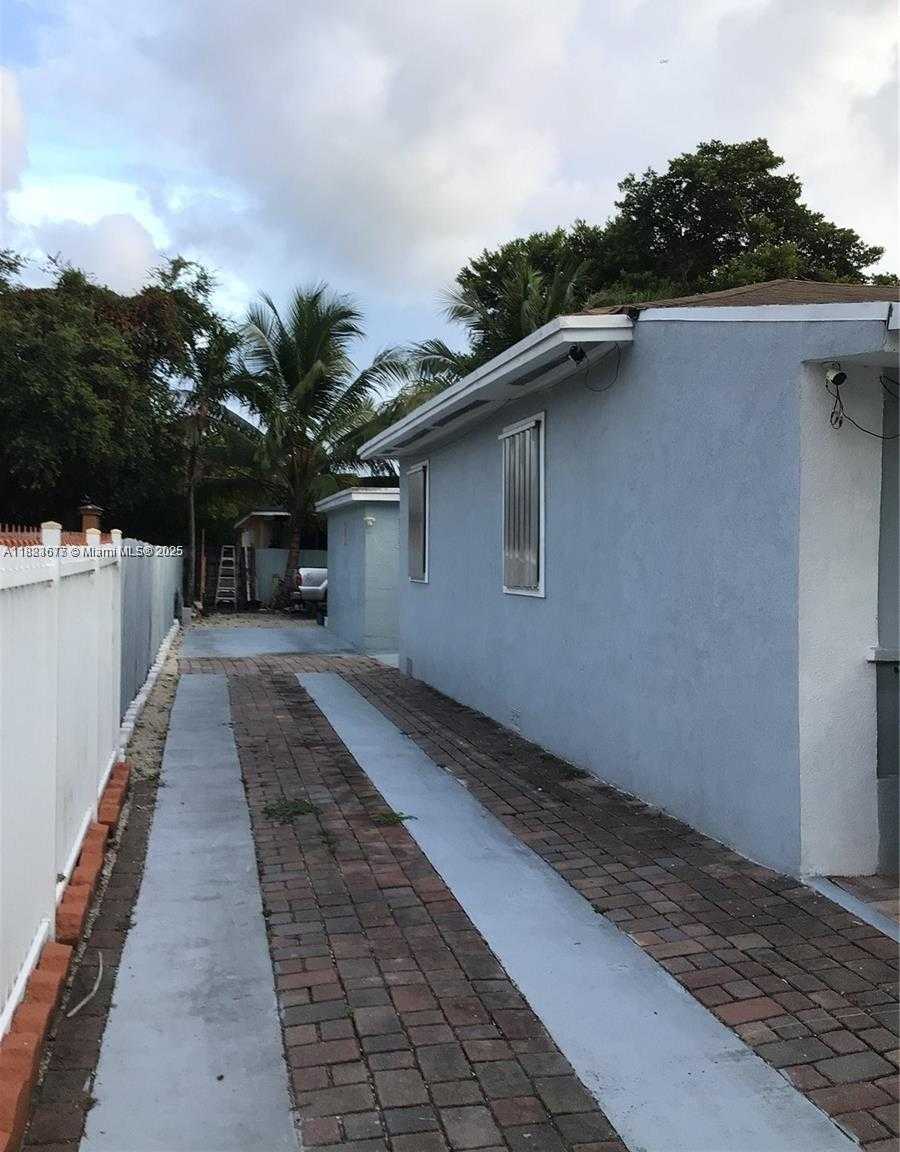 Small Image of 1860 NORTH WEST 45TH ST #2, Miami Number 6