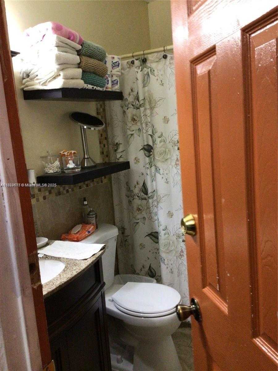 Small Image of 1860 NORTH WEST 45TH ST #2, Miami Number 7