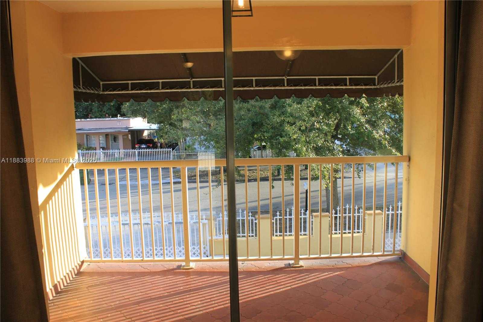 Small Image of 971 EAST 18TH ST, Hialeah Number 10