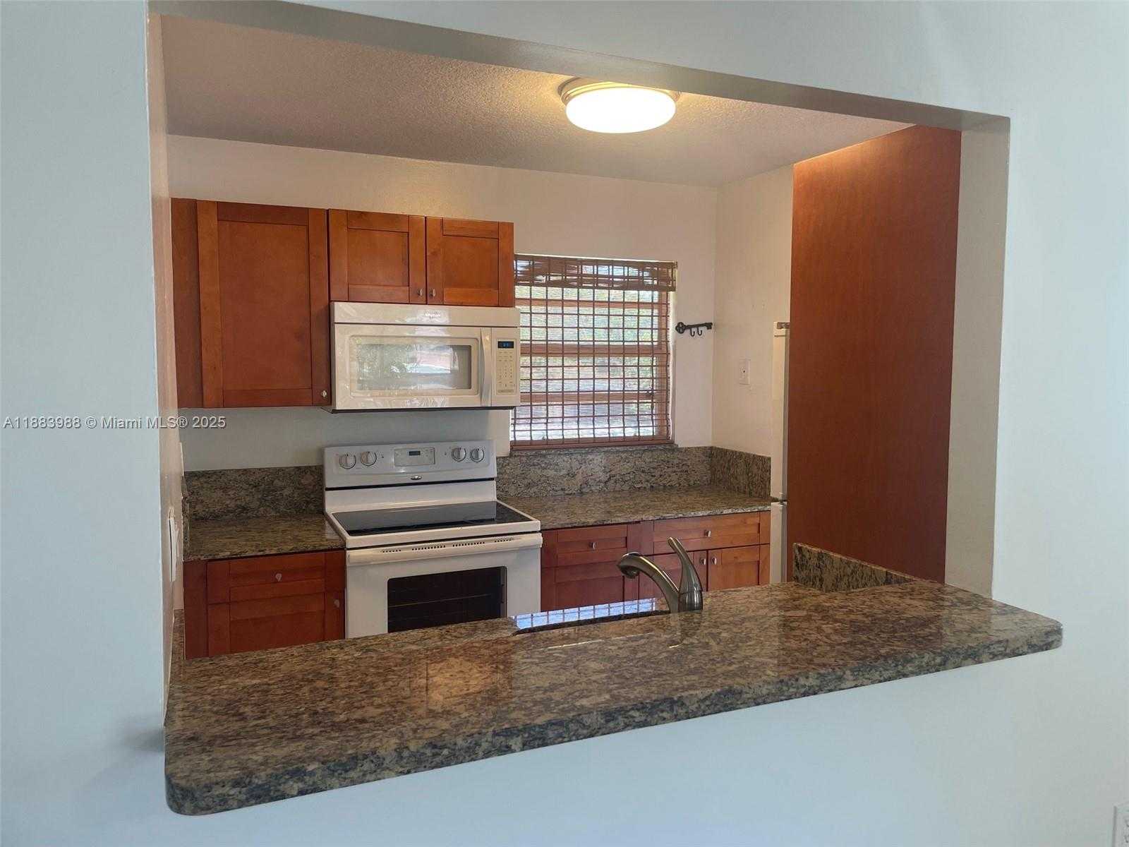 Small Image of 971 EAST 18TH ST, Hialeah Number 24
