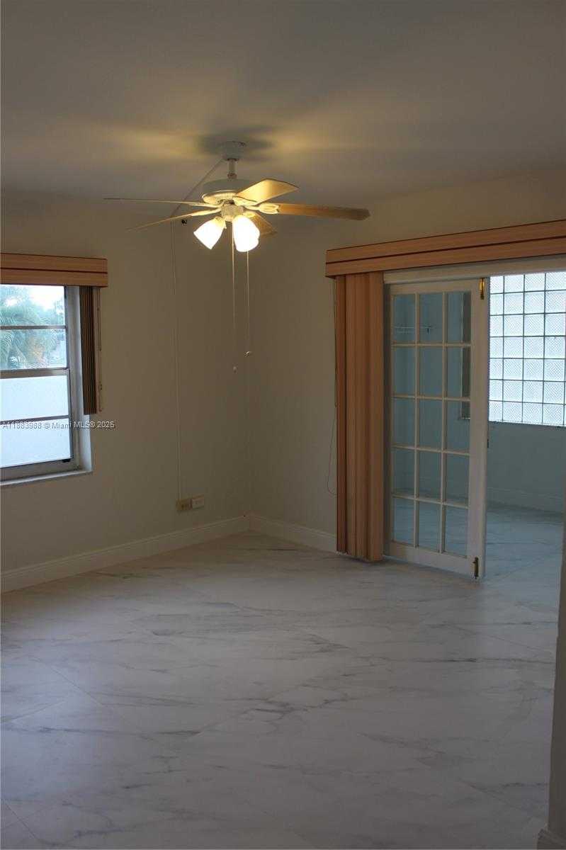 Small Image of 971 EAST 18TH ST, Hialeah Number 34