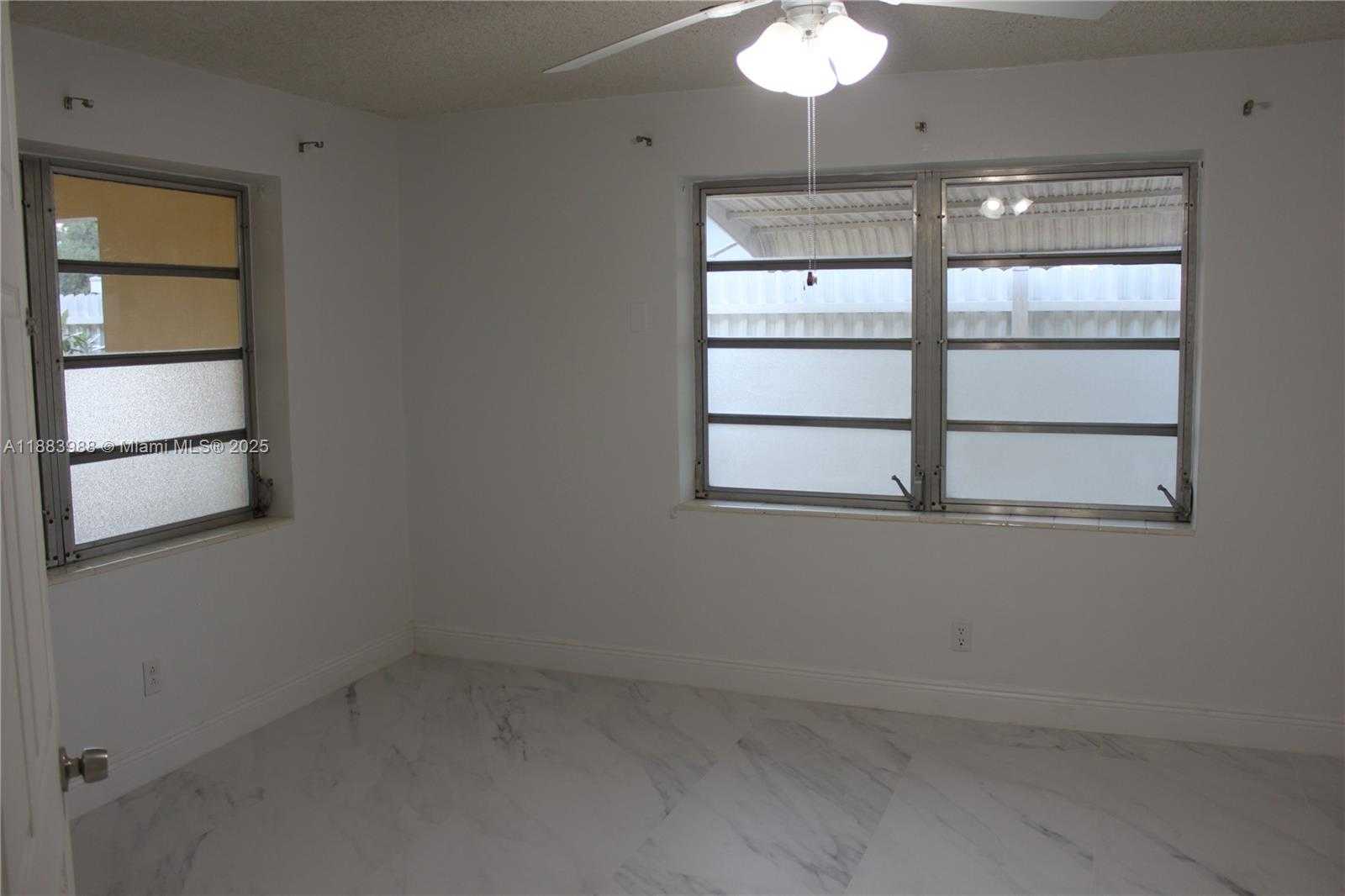 Small Image of 971 EAST 18TH ST, Hialeah Number 37