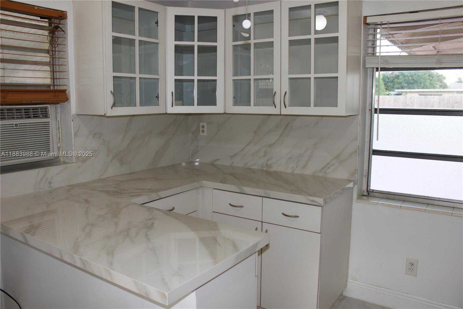 Small Image of 971 EAST 18TH ST, Hialeah Number 40
