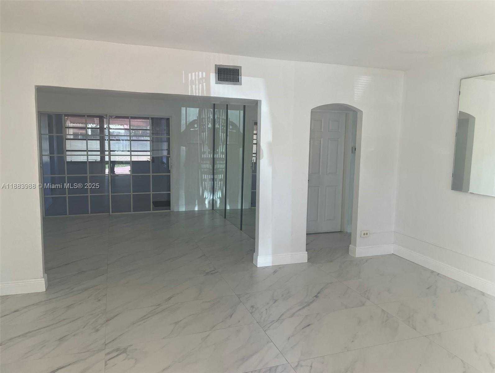 Small Image of 971 EAST 18TH ST, Hialeah Number 44