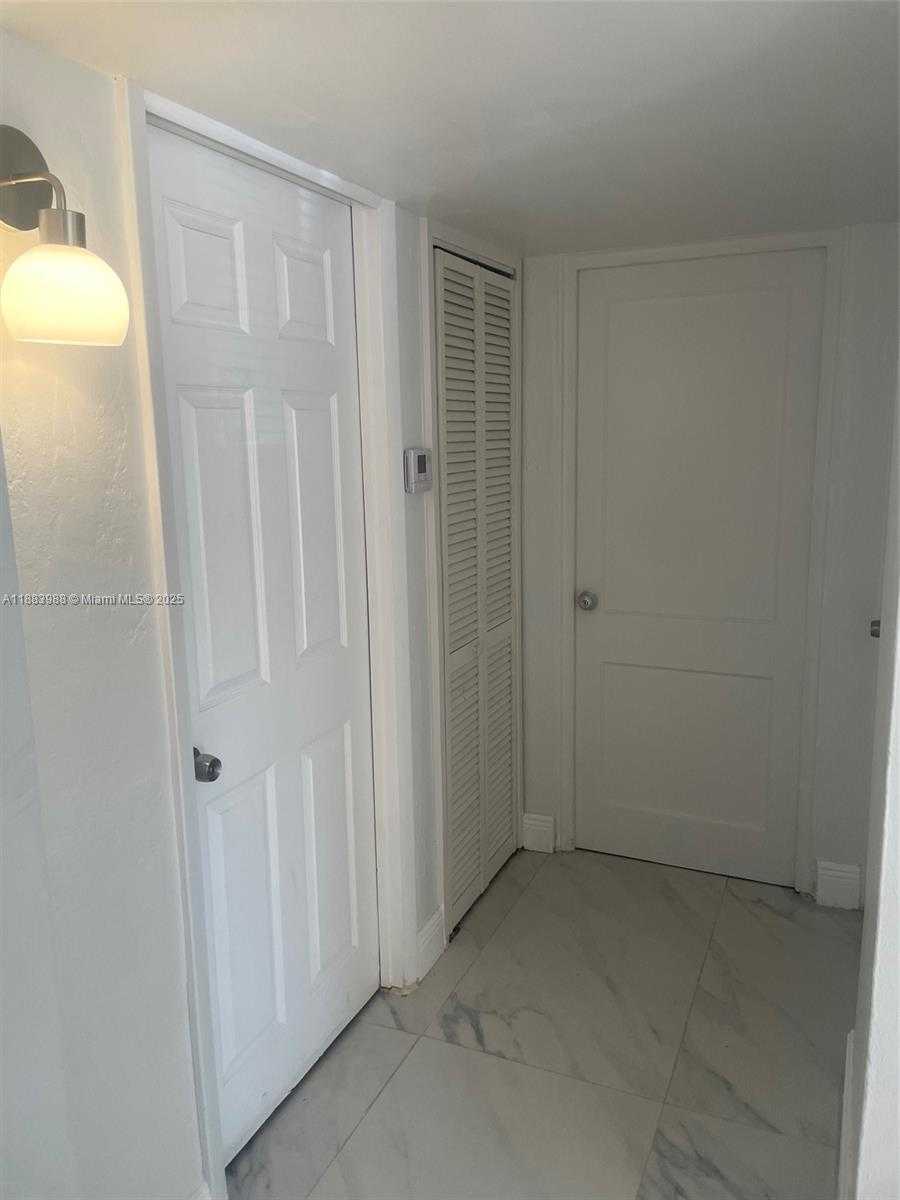 Small Image of 971 EAST 18TH ST, Hialeah Number 47