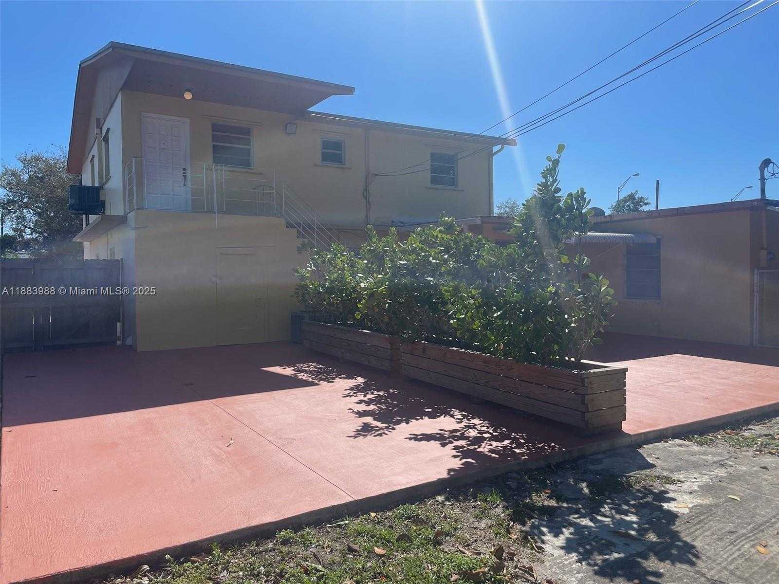 Small Image of 971 EAST 18TH ST, Hialeah Number 54