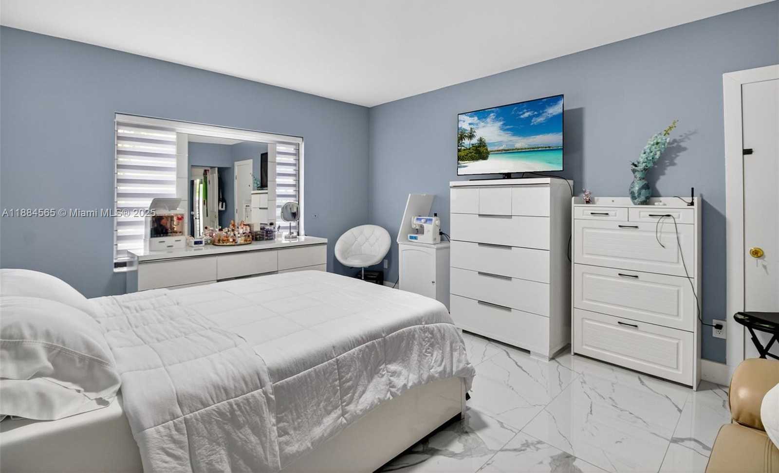Small Image of 3297 SOUTH WEST 26TH ST, Miami Number 16