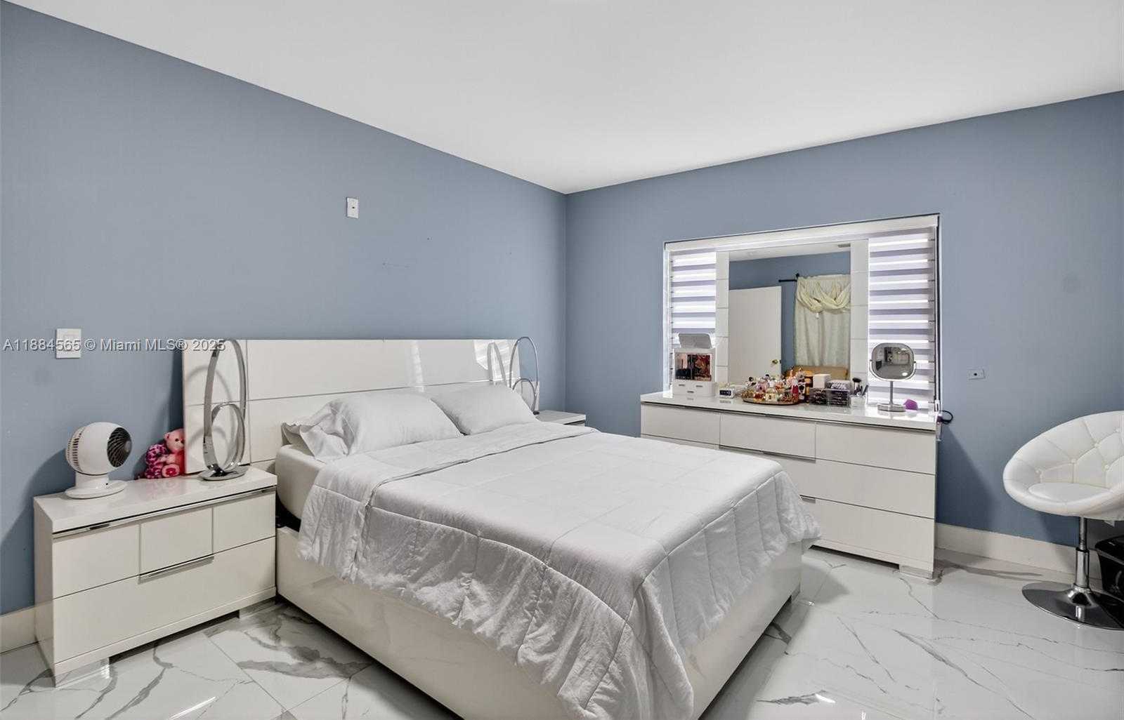 Small Image of 3297 SOUTH WEST 26TH ST, Miami Number 17
